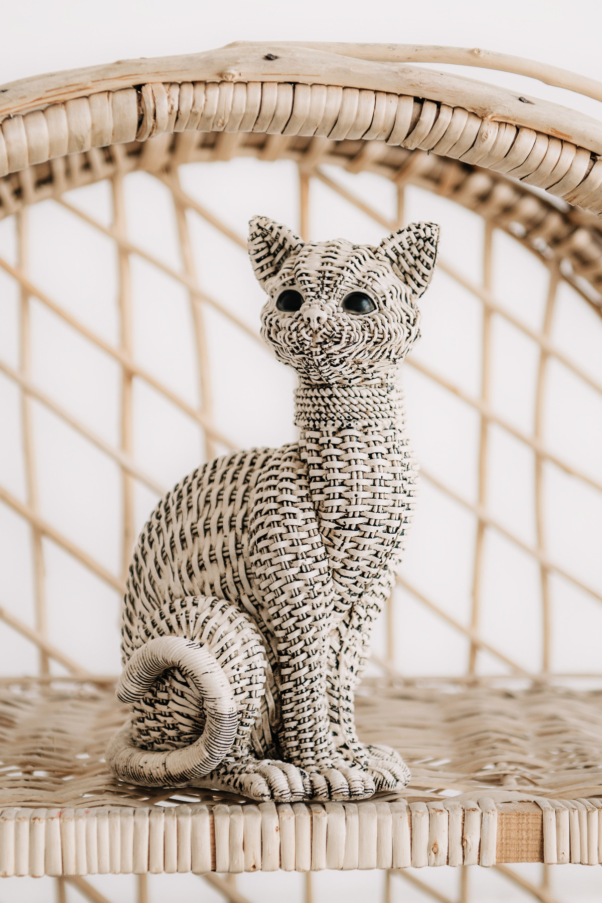 Cute cat figurine Straw patterned cream tumbled