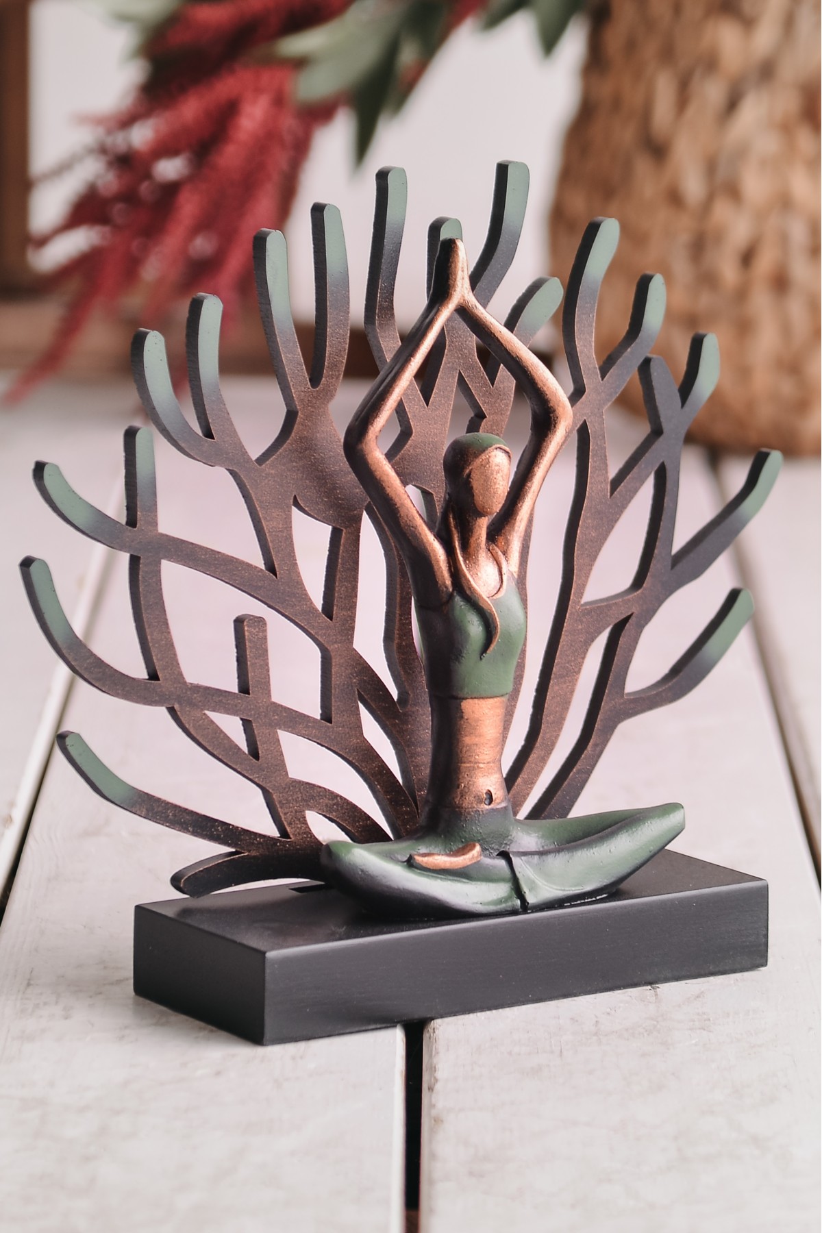 WOMAN DOING YOGA CORAL GREEN (Special design)
